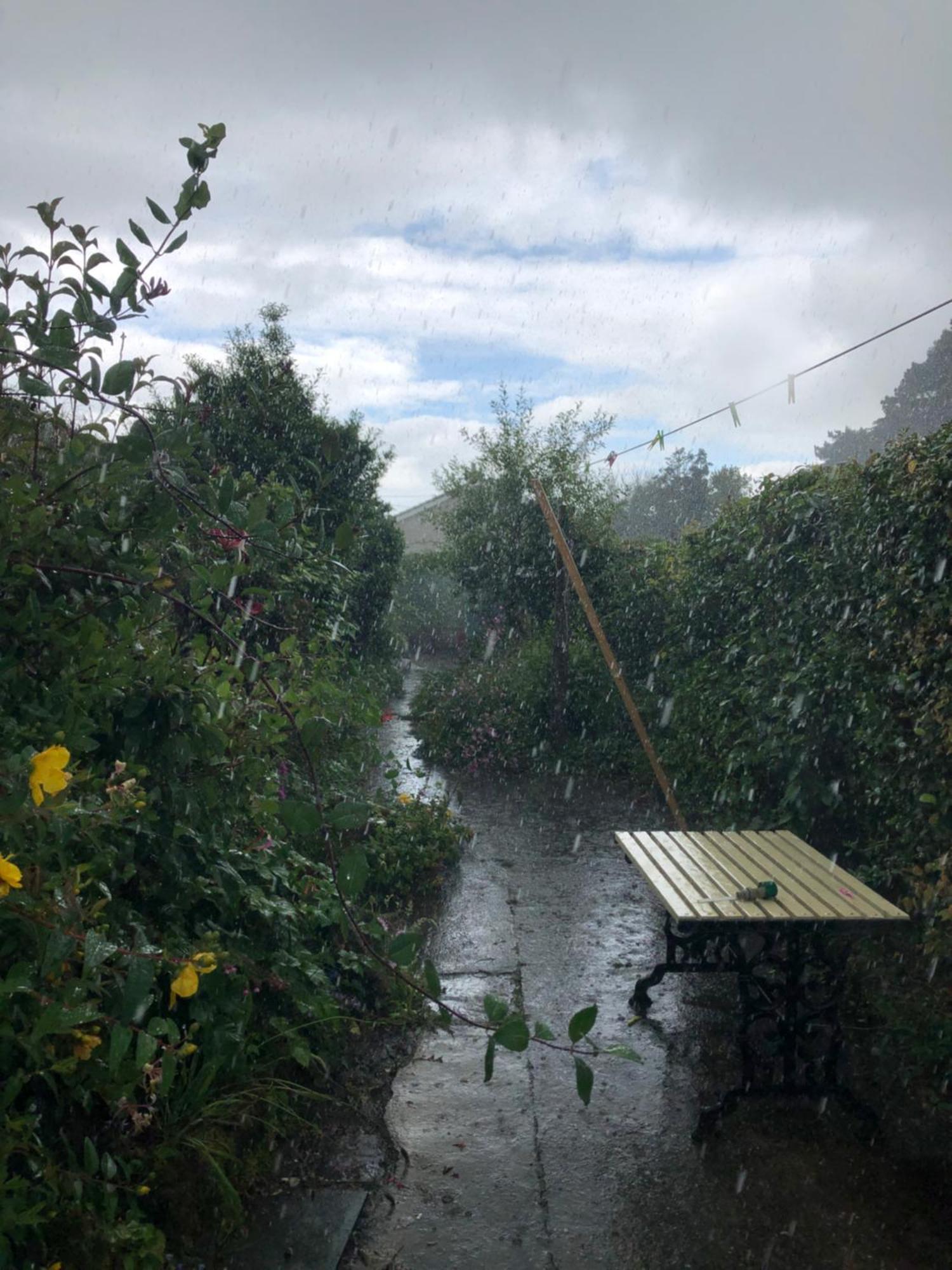 Llanw Malltraeth - Malltraeth Tides Llangadwaladr  Exterior photo